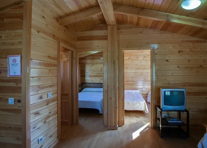 مكان تخييم Camping Iznate