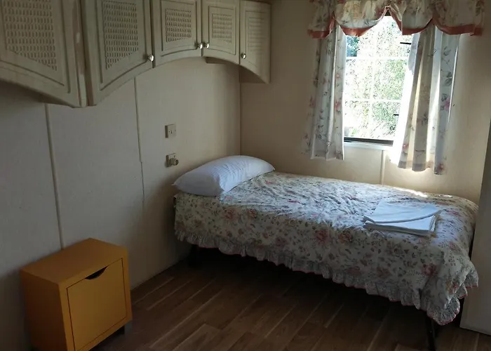مكان تخييم Camping Iznate